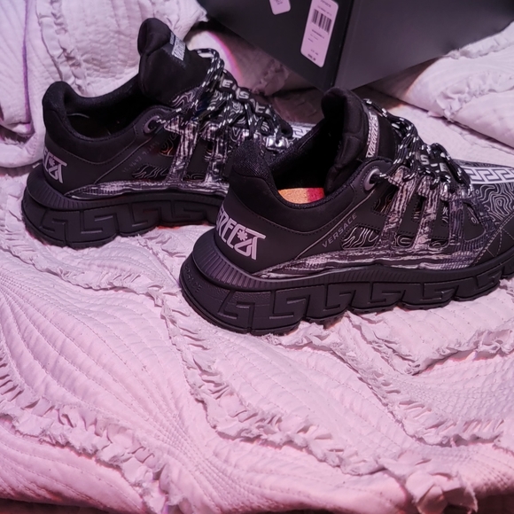 💥Mens Trigreca Versace Sneakers💥 - Picture 1 of 4